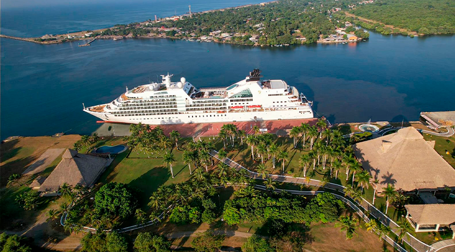 Arribo del crucero SEABOURN SOJOURN a Puerto Chiapas
