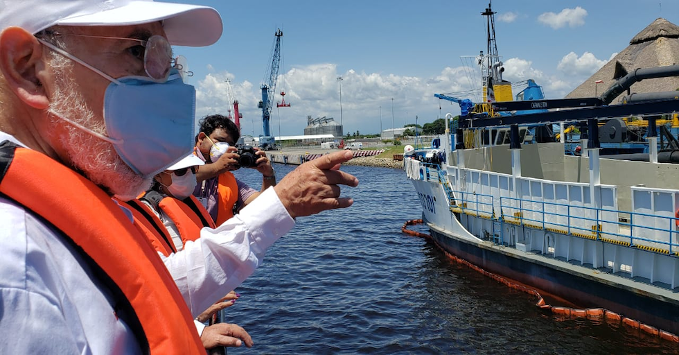 El Secretario de Comunicaciones Y Transportes, Jorge Arganis Díaz Leal, dio a conocer que la API Puerto Chiapas realizará dragado de mantenimiento emergente