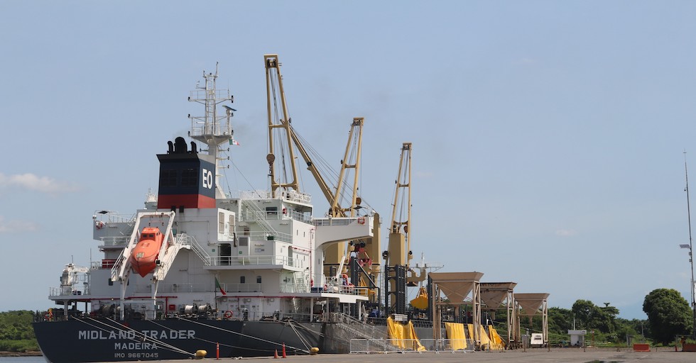 Arribó por primera vez el Buque Granelero Midland Trader, para descargar 26,069 ton. de maíz blanco en Puerto Chiapas