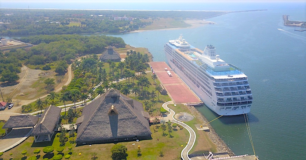 Puerto Chiapas recibió por primera vez a los cruceros Seven Seas Explorer y Seven Seas Mariners