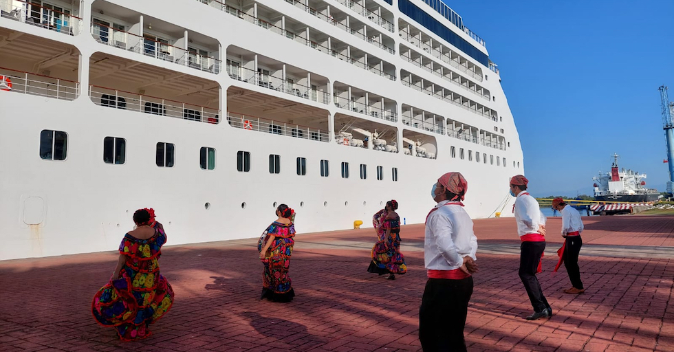 Puerto Chiapas recibió por primera vez a los cruceros Seven Seas Explorer y Seven Seas Mariners