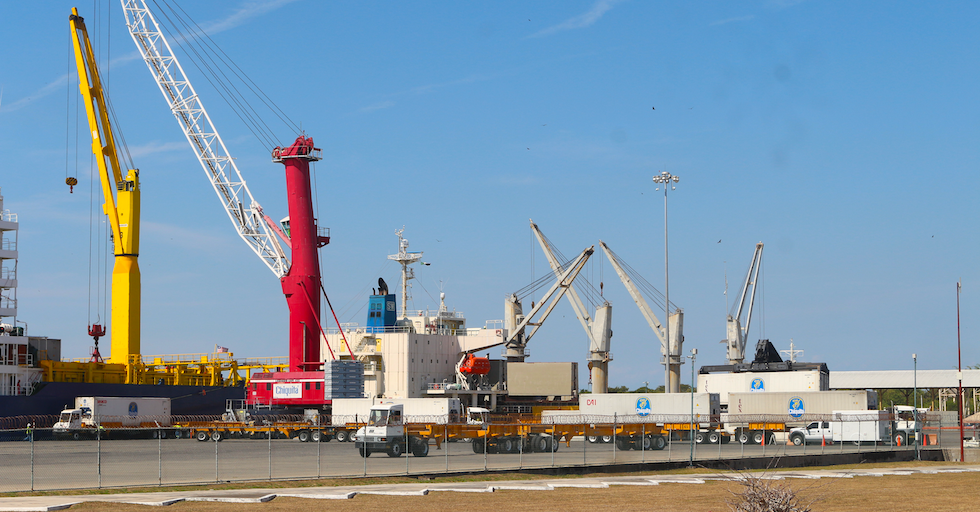 Continuan las operaciones de exportación de azúcar y banano a Estados Unidos a través de Puerto Chiapas