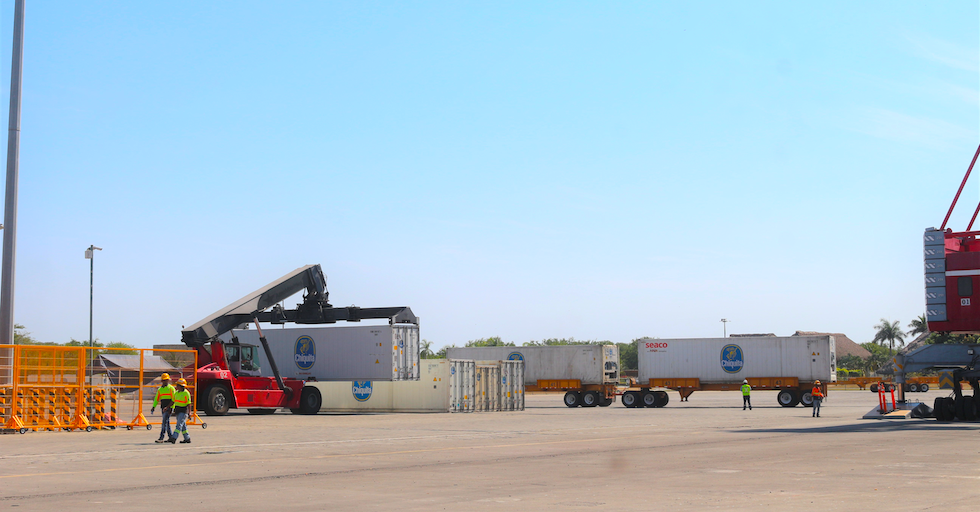 Continuan las operaciones de exportación de azúcar y banano a Estados Unidos a través de Puerto Chiapas